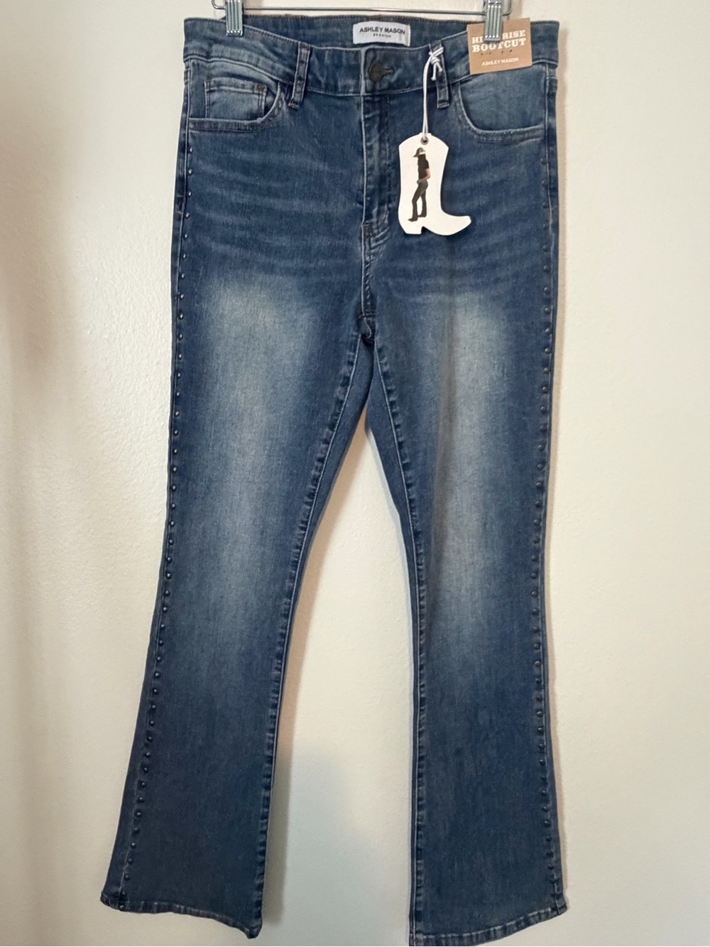 NWT Ashley Mason High Rise Metal Studded Medium Wash Bootcut Jeans Size 11/30